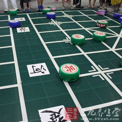 中國(guó)象棋本來(lái)就是模擬歷史上“楚漢相爭(zhēng)”的故事而設(shè)計(jì)的娛樂(lè)工具