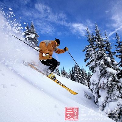 瑞士铁力士雪山有30多条滑雪道