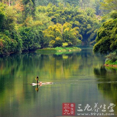 出门旅游，乘车坐船是少不了的