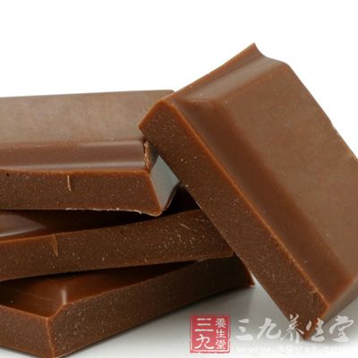 巧克力会引起下食道括约肌的放松，使得胃酸回流