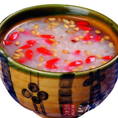 松子粥養(yǎng)陰潤腸