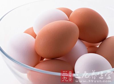 生吃鸡蛋会造成肠胃不适并引起腹泻