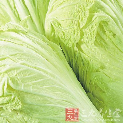 白菜洗净，梗、叶切开;猪瘦肉洗净，切片，加调味料稍腌