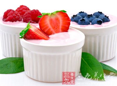 空腹饮用酸奶，会使酸奶的保健作用减弱