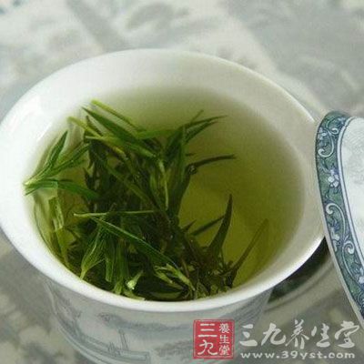 吃狗肉后忌喝茶