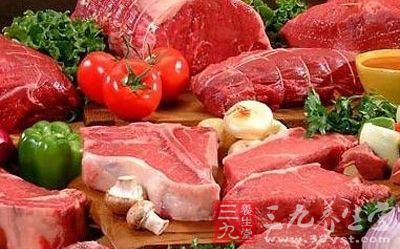 在肉类方面牛肉、羊肉、狗肉以及鹿肉都是能抗寒的食物