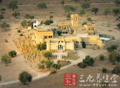 MihirGarh(罗喜特)位于印度拉贾斯坦邦，焦特布尔附近的塔尔沙漠