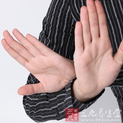 14条掌纹线预示的疾病信号