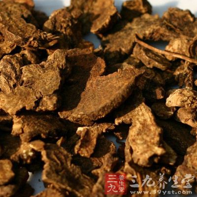 蒼術(shù)可與厚樸、陳皮、甘草配伍，以燥濕運脾