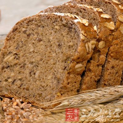 杂粮面包和全麦面包比白面包健康