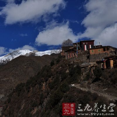 少數(shù)民族聚居區(qū)，用餐和住宿條件很差