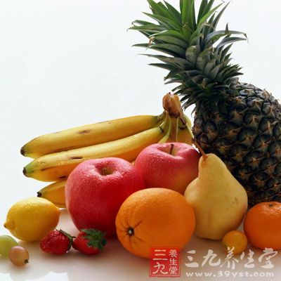因缺乏维生素而致白发者,亦可服用维生素B2、B6和复合维生素等药物 因缺乏维生素而致白发者,亦可服用维生素B2、B6和复合维生素等药物