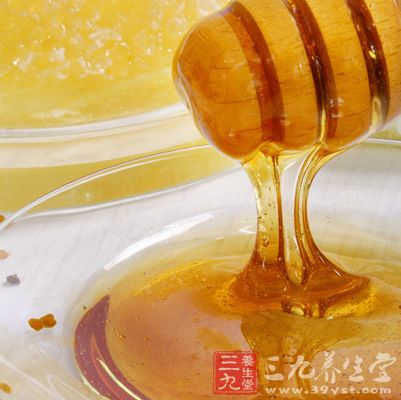蜂蜜的保湿效果，让面膜的效果更好
