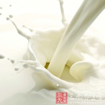 睡前喝牛奶會(huì)胖嗎