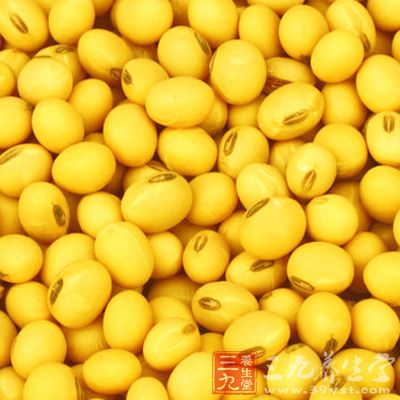 常食黄豆能营养肌肤和毛发，使皮肤润泽、细嫩