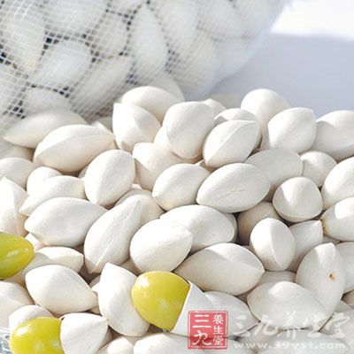 白果和薏米同时也有清热去湿的功效