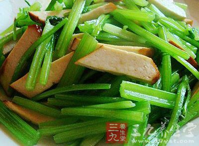 用芹菜拌鹰嘴豆、菠菜拌花生来代替奶酪等 用芹菜拌鹰嘴豆、菠菜拌花生来代替奶酪等