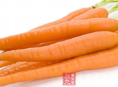 准备二百克猪肝,三百克豆腐,一百克胡萝卜,葱花、姜末、蒜片适量 准备二百克猪肝,三百克豆腐,一百克胡萝卜,葱花、姜末、蒜片适量