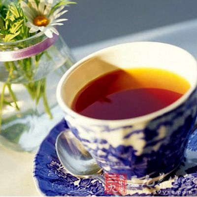 何首烏茶具有清心養(yǎng)神，健脾開胃之功