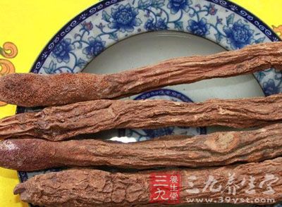 将锁阳去皮切片便可食用