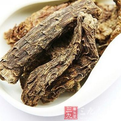 肉苁蓉30克菟丝子20克，放入500克白酒内浸泡后饮用