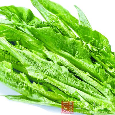 油麦菜炒至软身后，拨到旁边，中间放入豆豉鲮鱼