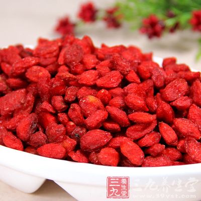 ,花生米50克、枸杞50克,生姜5克,红萝卜20克 ,花生米50克、枸杞50克,生姜5克,红萝卜20克