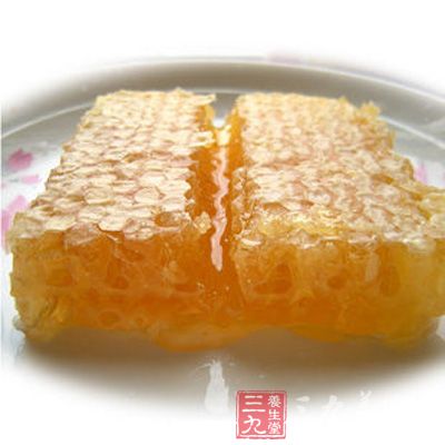 蜂蜡味甘、淡,性平,归肺、胃、大肠经 蜂蜡味甘、淡,性平,归肺、胃、大肠经