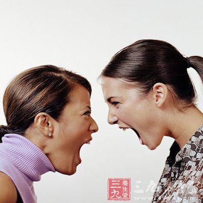 过分压抑只会使情绪困扰加重,而适度宣泄则可以把不良情绪释放出来,从而使紧张情绪得以缓解、轻松 过分压抑只会使情绪困扰加重,而适度宣泄则可以把不良情绪释放出来,从而使紧张情绪得以缓解、轻松