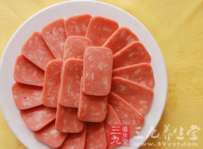 干猴头菇200克,水发冬菇250克,火腿100克 干猴头菇200克,水发冬菇250克,火腿100克