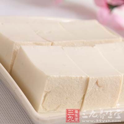 后加入白胡椒粉、葱花和少量味(鸡)精,即可起锅 后加入白胡椒粉、葱花和少量味(鸡)精,即可起锅