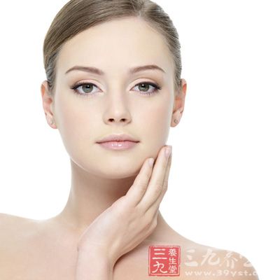 <em>额头</em>上<em>长痘痘</em>是什么原因 <em>额头长痘痘</em>分析 - 三