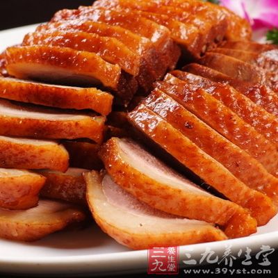 凉瓜100克，鸭肉100克，小米100克，盐适量