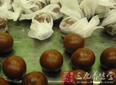 配伍组方以补为主,并将补虚与祛除制约药物的副作用结合 配伍组方以补为主,并将补虚与祛除制约药物的副作用结合