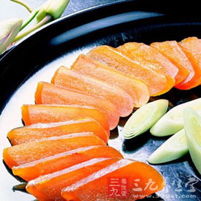 橙黄的乌鱼子风味独特,吃后齿颊留香 橙黄的乌鱼子风味独特,吃后齿颊留香