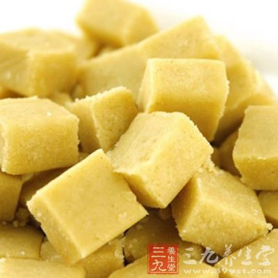 蒸绿豆面时不蒙上保鲜膜,蒸后会结成硬块,再碾压很麻烦 蒸绿豆面时不蒙上保鲜膜,蒸后会结成硬块,再碾压很麻烦