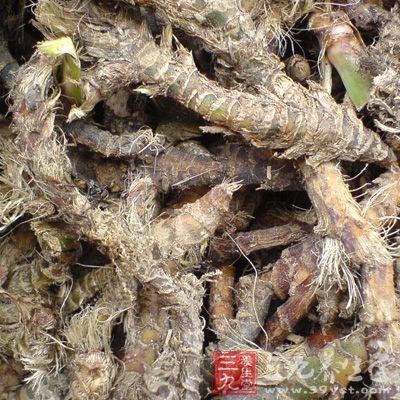 用于噤口痢。本品芳香化湿、燥湿,又行胃肠之气 用于噤口痢。本品芳香化湿、燥湿,又行胃肠之气