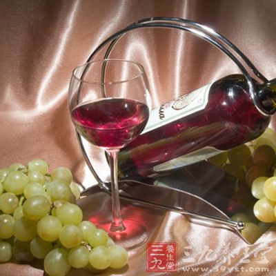 勃艮第酒则是标记葡萄园名,这也是高级的葡萄酒 勃艮第酒则是标记葡萄园名,这也是高级的葡萄酒