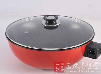 许多医院都有“理疗室”，这就是专门运用电磁波来为人治病的