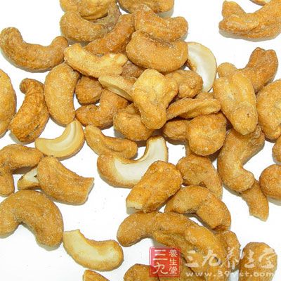 有營(yíng)養(yǎng)學(xué)家表示，吃腰果要注意搭配