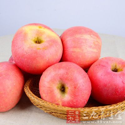 苹果中所含的纤维素能使大肠内的粪便变软