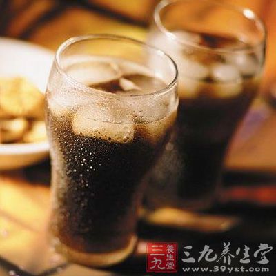 孩子在发烧的过程中是不能喝碳酸饮料的