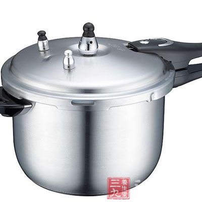 当锅内气压增至上限时，限压放气阀自动排气限压