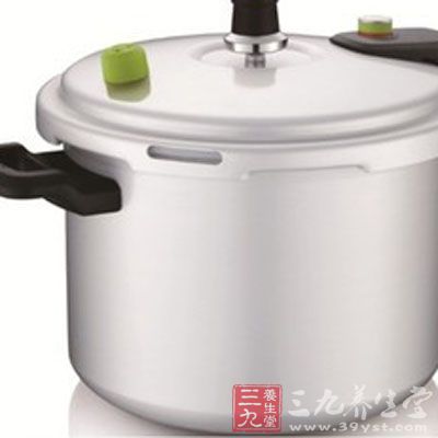 防止食物堵塞排气阀，保证排气阀通畅