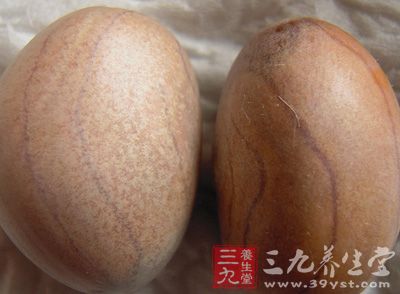 放入洗干净的菠萝蜜的核 放入洗干净的菠萝蜜的核