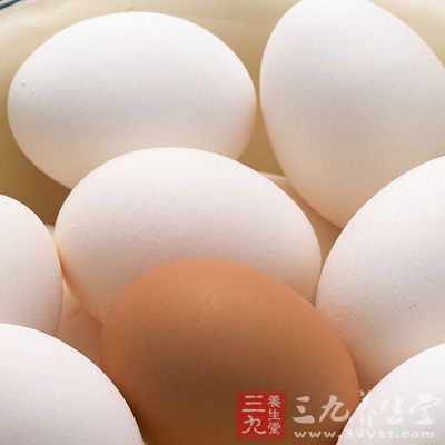 有的家庭認(rèn)為雞蛋是完美的孕產(chǎn)期食品