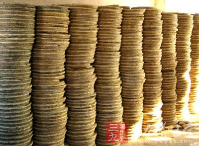 将搓好的豆豆昔，置放在容器中