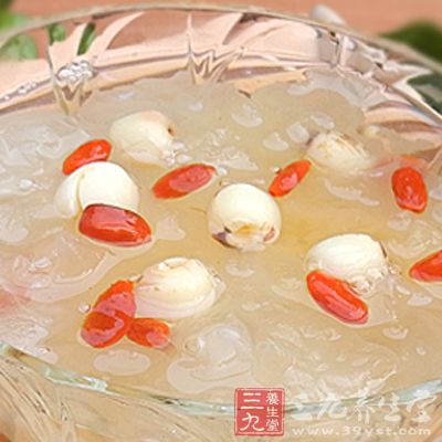 银耳性质平和,味甘、淡,无毒 银耳性质平和,味甘、淡,无毒