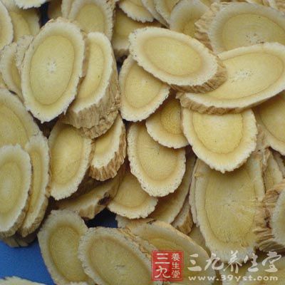 砂仁6克，黄芪20克，猪肚1个