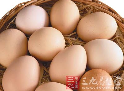 肉250克,鸡蛋2个,生粉3大匙 肉250克,鸡蛋2个,生粉3大匙